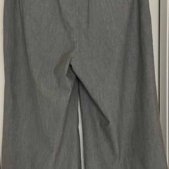 The Limited Y2K Cassidy Fit  women’s cuffed gray gaucho pant  size 8 - Picture 7 of 8